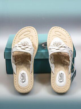 Cliffs by White Mountain “Cynthia” Sandals — White Floral Comfort Slide